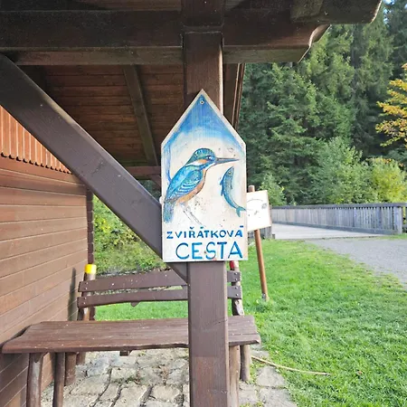 Roubenka Na Bile Mezivodi *